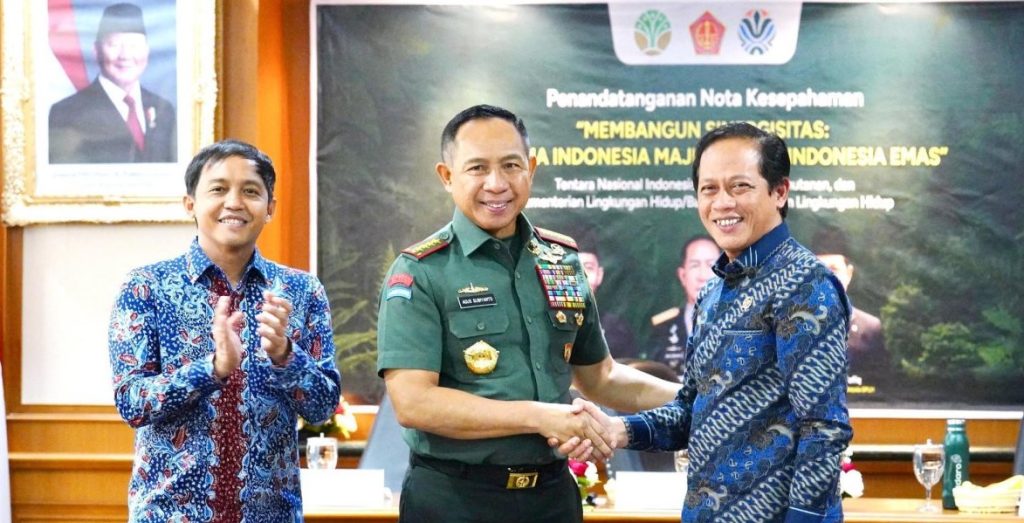 Panglima-TNI-MoU-dengan-Menteri-Kehutanan-dan-Menteri-Lingkungan_20250213_122145