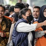 pelimpahan-tersangka-roy-suryo-dan-dokter-tifa-ke-kejari-jaksel-1782102078580_169